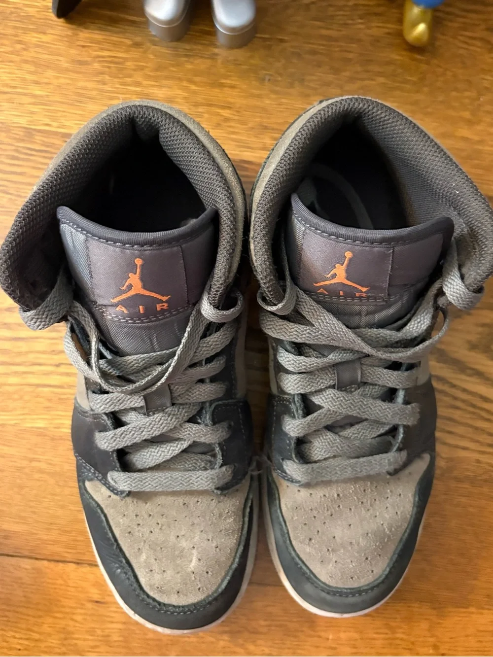 Nike Air Jordan 1 SE Mid in Night Stadium / black. Women’s 7.5/Big kids 5.5.